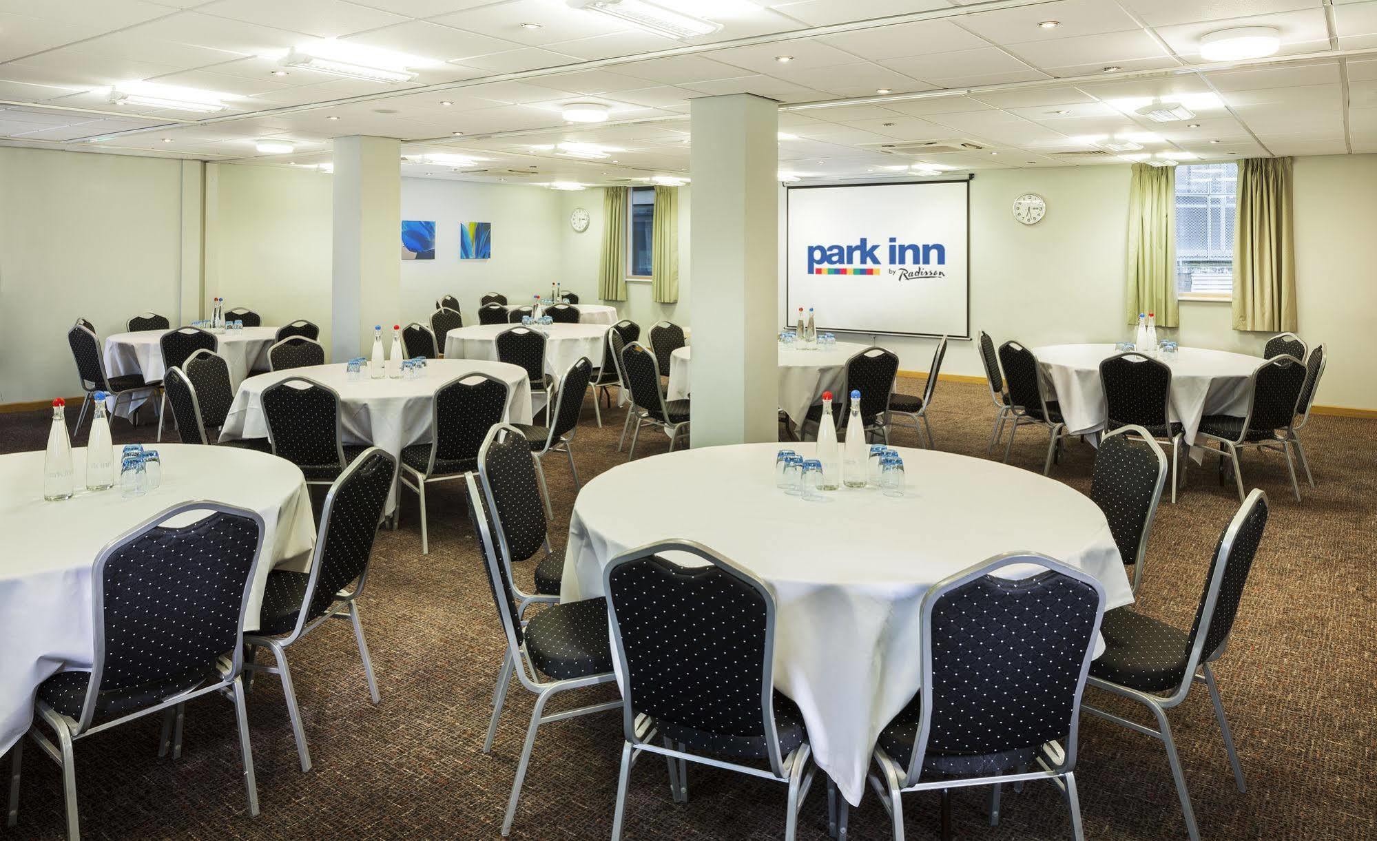 Park Inn By Radisson פטרבורו מראה חיצוני תמונה